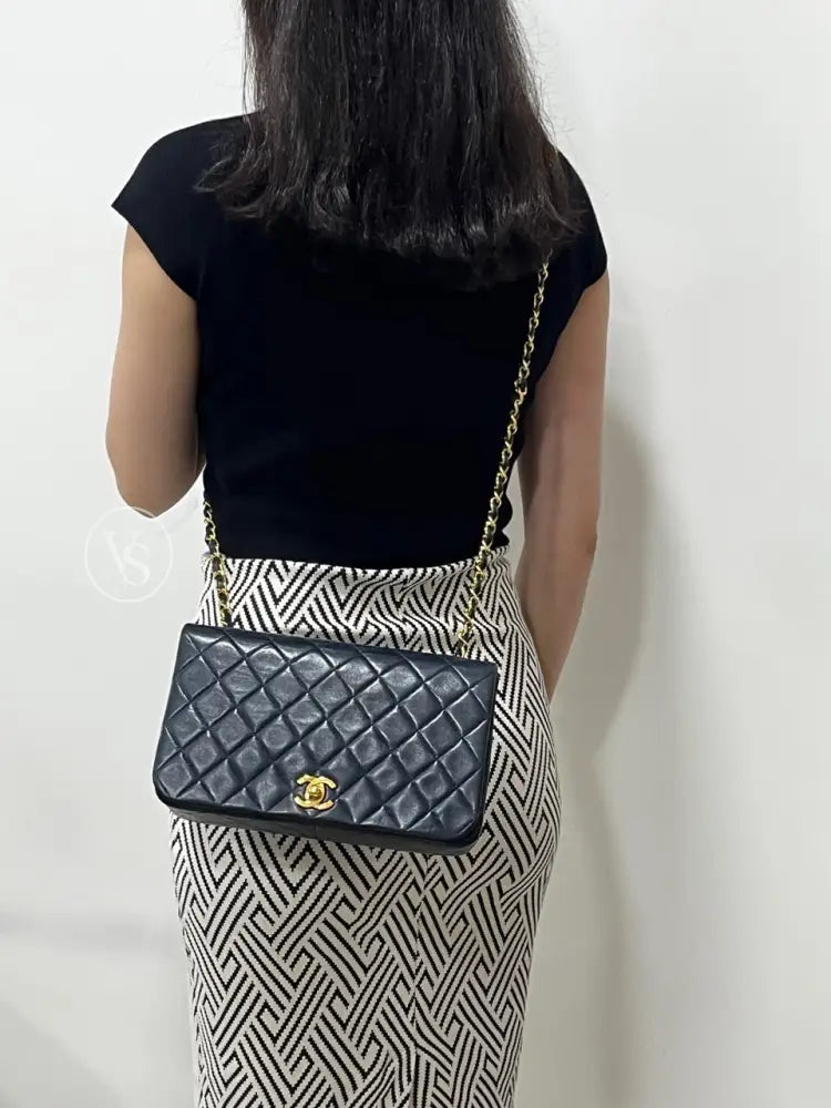 CHANEL 1989-91 Navy Lambskin Classic Quilted Full Flap Crossbody Bag Medium in 24k GHW