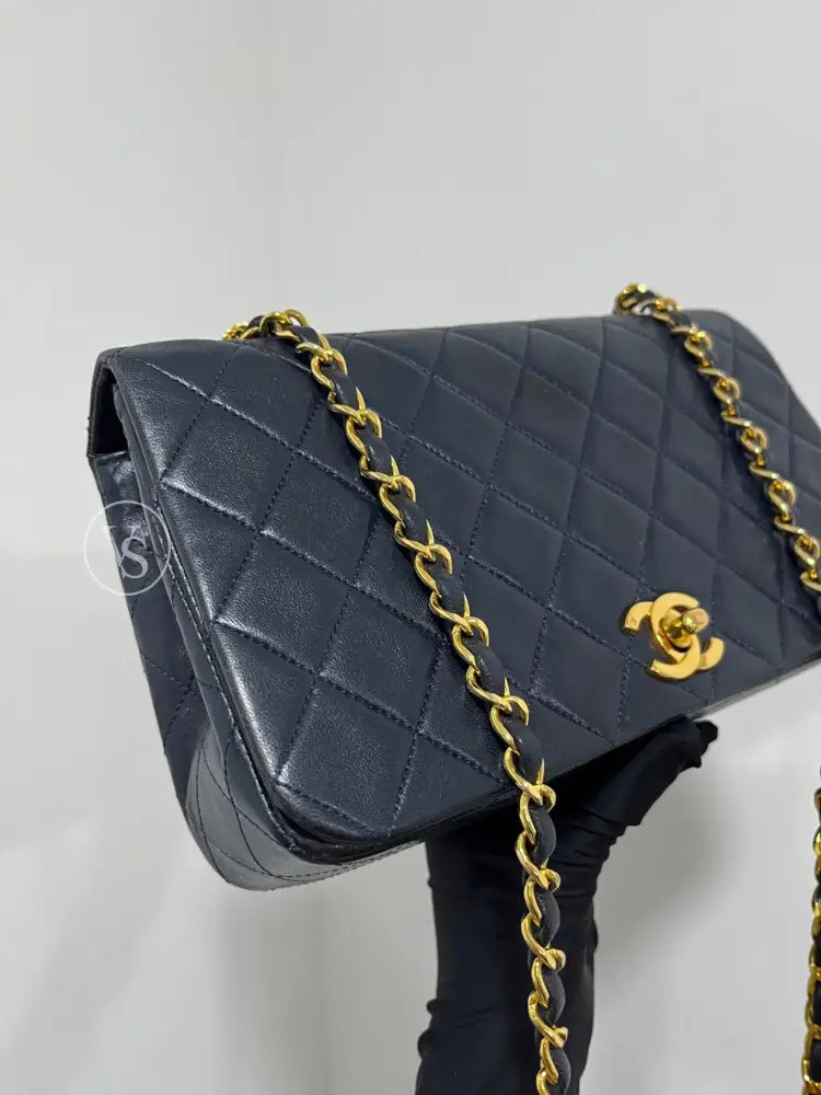 CHANEL 1989-91 Navy Lambskin Classic Quilted Full Flap Crossbody Bag Medium in 24k GHW