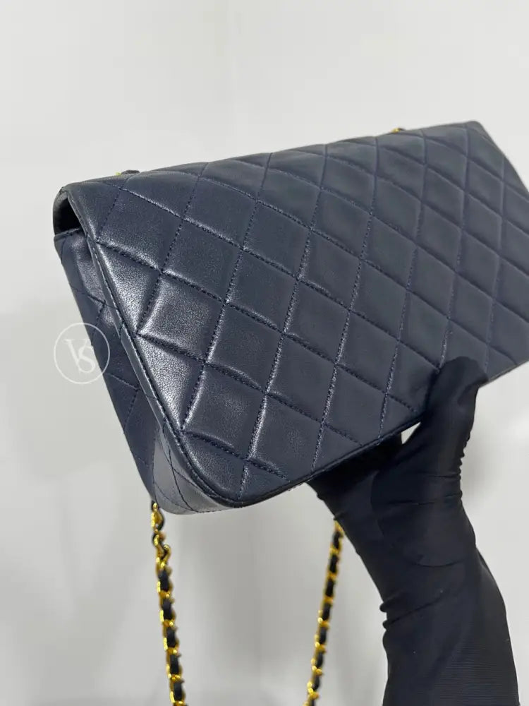 CHANEL 1989-91 Navy Lambskin Classic Quilted Full Flap Crossbody Bag Medium in 24k GHW