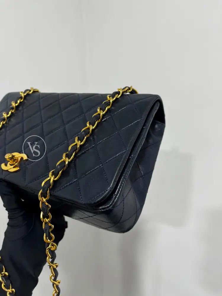 CHANEL 1989-91 Navy Lambskin Classic Quilted Full Flap Crossbody Bag Medium in 24k GHW