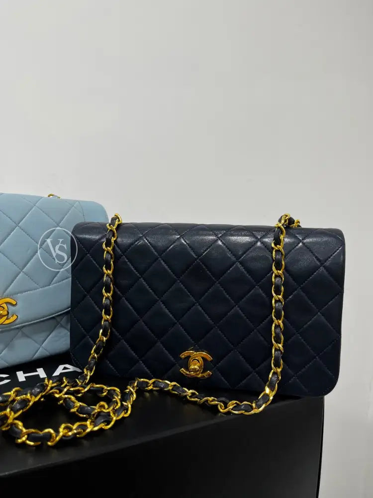 CHANEL 1989-91 Navy Lambskin Classic Quilted Full Flap Crossbody Bag Medium in 24k GHW