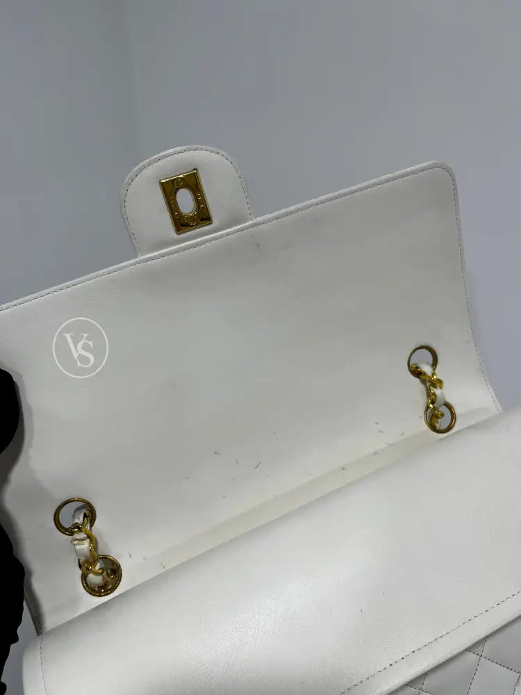 CHANEL 1989-91 White Lambskin Quilted Classic Flap Single Flap Shoulder Bag Medium in 24k GHW