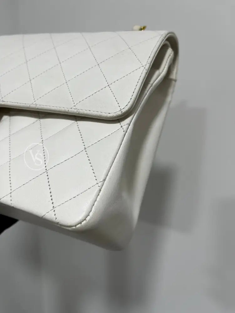 CHANEL 1989-91 White Lambskin Quilted Classic Flap Single Flap Shoulder Bag Medium in 24k GHW