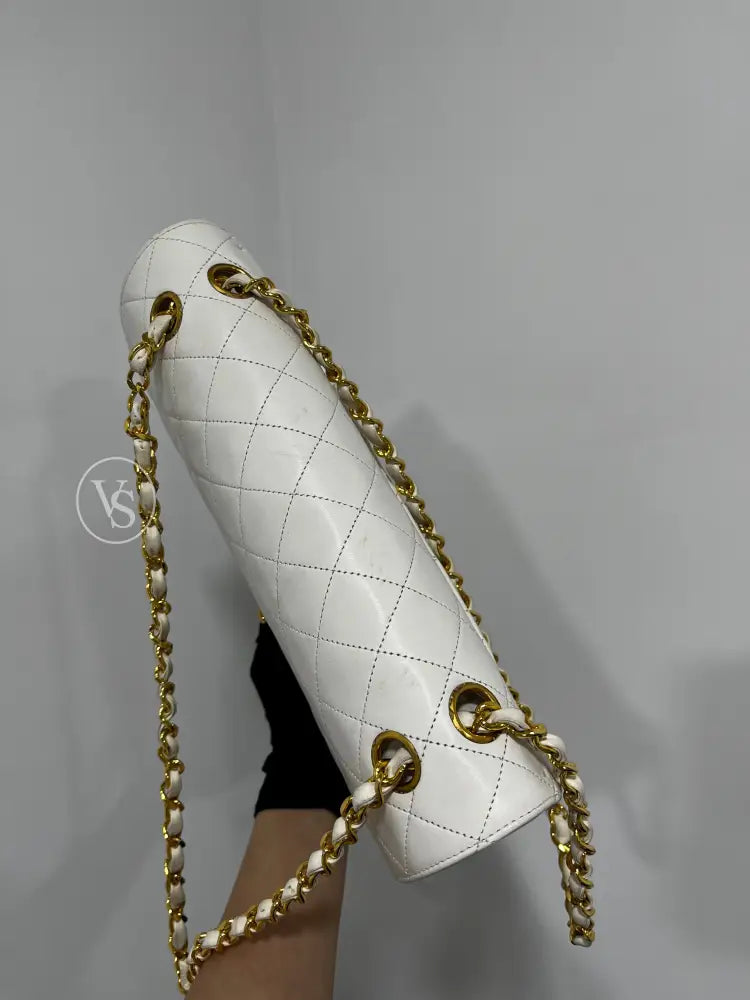 CHANEL 1989-91 White Lambskin Quilted Classic Flap Single Flap Shoulder Bag Medium in 24k GHW