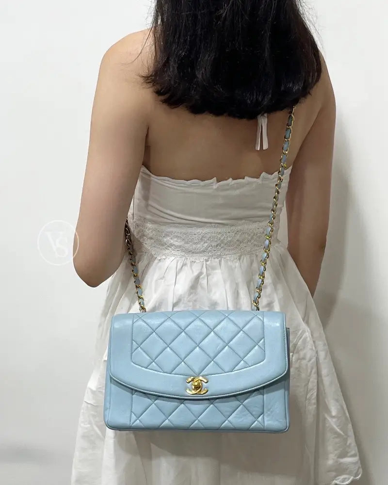CHANEL 1996-97 Baby Blue Lambskin Classic Diana Flap Crossbody Bag Medium in 24k GHW