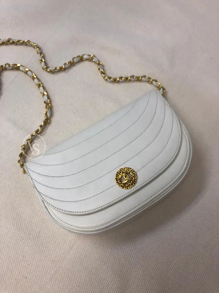 Chanel White Lambskin Curved Flap Shoulder Bag In 24K Ghw